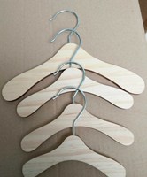 DS4290 Natürlicher Holz-Kinderkleiderständer Kinderkleiderbügel für Kleidung Mini-Puppen Hunde- und Katzenbügel Holz-Haustierkleiderbügel
