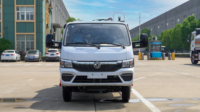 Camion compacteuse à chargement arrière Dongfeng 4x2 5CBM, taille compacte pour la collecte des déchets dans les rues étroites et sur les routes accidentées
