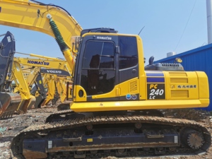 Excavatrice Komatsu Pc240 de 24 tonnes d'occasion, provenant du Japon, modèle Pc 240 Pc240lc Pc240-7 Pc240-8, en stock pour la vente - Product Image 2