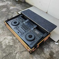 Personnalisez n'importe quel modèle de table de mixage Pioneer OPUS QUAD DDJ FLX6, 10, avec un coffret de transport en aluminium avec roulettes et poignée