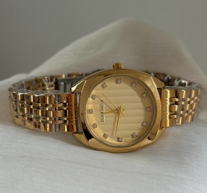 Montre à quartz pour femmes, élégante et tendance, boîtier en alliage, aiguilles en acier inoxydable, cadran en verre, résistance à l'eau 3BAR - Product Image 3