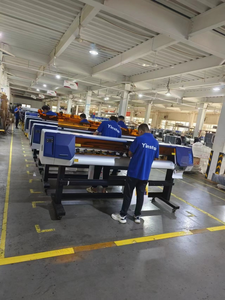 Imprimante UV grand format pour film de protection automobile Yindu Factory, machine d'impression UV flexo pour bannières, imprimante pour autocollants et films vinyles - Product Image 2