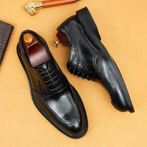 Chaussures de bureau décontractées anglaises luxueuses et tendance pour hommes, chaussures en cuir, chaussures antidérapantes pour les lieux de réception de mariage en plein air - Product Image 2