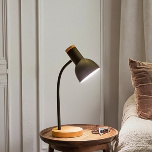 Lampe de table LED nordique moderne rechargeable 360° °   Lampe de lecture réglable en fer pour la protection des yeux, idéale pour les chambres et les bureaux, avec abat-jour en métal et alimentation CC - Product Image 1