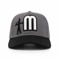 Gorra Trucker Deportiva de 5 Paneles con Bordado Personalizado, Gris y Negra, Ajustable con Cierre a Presión, Visera Plana, Malla Trasera, Unisex