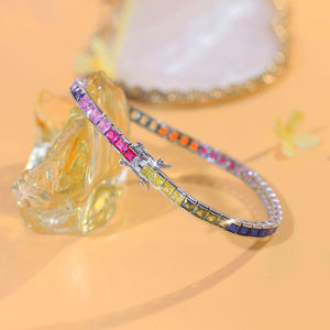 Pulsera de tenis cuadrada de colores arcoíris, chapada en rodio, estilo vintage, de latón, joyería para fiesta con diseño de piedras brillantes - Product Image 2