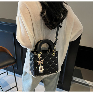 Sac à bandoulière haut de gamme en gros pour femme, sacs fourre-tout de Noël en EVA, nouveaux sacs à main de printemps pour le trajet quotidien - Product Image 2