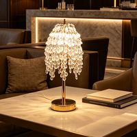 Lampe de table de luxe en cristal K9 ambre avec pampilles, cadre en métal doré haut de gamme, lampe de bureau LED décorative pour chambre, salon, villa