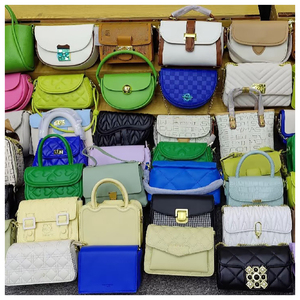 Sacs à main en cuir d'occasion en gros, sacs usagés en balles, sacs à main classiques solides pour femme, provenance Corée - Product Image 6