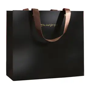 Sacolas de papel premium para presente de compras de luxo grandes pretas estampadas com logotipo privado personalizado e alça