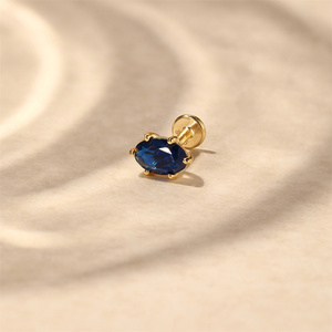Piercing de Cartílago/Hélix/Tragus de Plata de Ley 925, Chapado en Oro de 18K, con Zirconia Ovalada Azul Geométrica, Calibre 16G - Product Image 1
