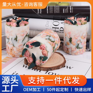 Bougie parfumée cylindrique en cire de soja mélangée avec des ornements en rose pour la décoration de la maison ou de mariage - Product Image 5