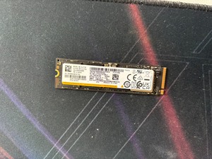 MZVL21T0HCLR 954GB M.2 NVMe โซลิดสเตทไดรฟ์ PCIe 3.0 โปรโตคอล 228 ข้อกำหนด - Product Image 4