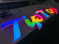 Panneaux publicitaires intérieurs à DEL personnalisés Présentoir personnalisé en acier inoxydable avec lettres et acrylique pour enseignes électroniques des concessionnaires
