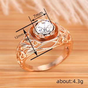 Anello da Donna con Fiore di Rosa Traforato, Elegante Gioiello da Mano per Uso Quotidiano - Product Image 3