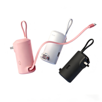 AC tak ve geri çekilebilir kablo ile 3-in-1 taşınabilir şarj 5000mAh 30W PD hızlı şarj güç banka duvar şarj All-in-One