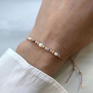 สร้อยข้อมือแฟชั่นคลาสสิกกันน้ำประดับด้วยลูกปัดพลอยหินธรรมชาติถักด้วยมืออย่างประณีตชุบทอง 18K สำหรับผู้หญิง เหมาะสำหรับเป็นของขวัญ - Product Image 1