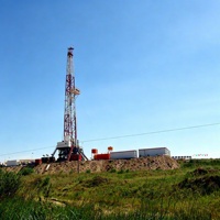 Foreuse ZJ70 montée sur chenilles, fournie directement par l'usine, équipement de forage côtier complet de 7000 m pour l'exploration pétrolière