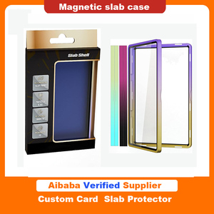 Étui de protection magnétique en métal avec logo personnalisé et protection UV pour cartes à collectionner PSA TCG, avec vitrine en verre pour cartes gradées - Product Image 1