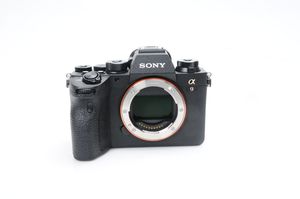 70-200mm F/2.8 II 줌 렌즈 필수품 + SD 메모리 카드를 포함한 키트가 포함된 미사용 A9 III 미러리스 비디오 카메라 - Product Image 5