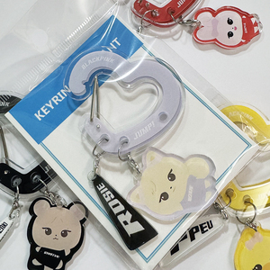 Llavero de PVC y acrílico personalizado con diseño de cadena de montañismo de tres etapas, colgante de dibujos animados, hebilla y accesorios de decoración para bolsos. - Product Image 2