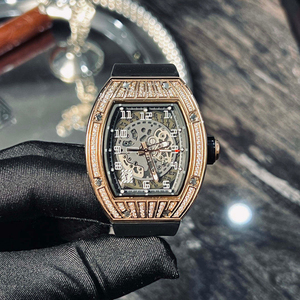 Reloj de Hombre RM 010 Classic Rose Gold con Esfera Roja, Correa de Caucho Roja, Modelo Coleccionable Único - Product Image 6