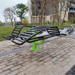 Equipo de Gimnasio al Aire Libre de Acero Resistente, Plataforma Multifuncional para Ejercicios Calistenicos en Parques Públicos - Product Image 3