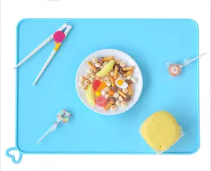 طاولة طعام للأطفال 100% خالية من البيسفينول قابلة لإعادة الاستخدام ومقاومة للماء لا يمكن إضفاء رسومات عليها