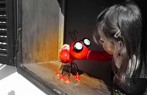Métal Art De Jardin Décoration En Acier Fourmi Rouge Figurine avec les Lumières MENÉES Actionnées Solaires pour la Cour, Patio, pelouse et Jardin Décor et <span class=keywords><strong>Orn</strong></span> - Product Image 3