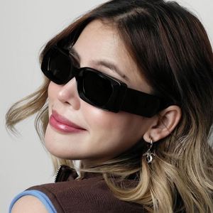 Lunettes de soleil rectangulaires rétro personnalisées avec logo, protection UV400, verres dégradés, couleurs acidulées, pour femmes - Product Image 3