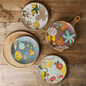 Piatti in Ceramica Floreali Retrò con Decorazioni Dipinte a Mano, Piatti Decorativi per Cucina Domestica e Allestimenti Tavola Ristorante - Product Image 1