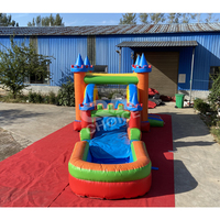 Château gonflable aquatique coloré avec toboggan et piscine pour enfants – Idéal pour les jeux d'été en extérieur