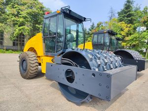 <span class=keywords><strong>Rodillo</strong></span> Vibratorio de Un Solo Tambor con Accionamiento Hidráulico de 10 Toneladas LTD210H 4WD - Product Image 3
