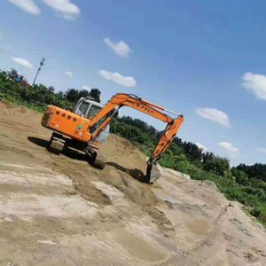 Excavatrice Hitachi EX60-5 d'occasion de 2015, fabriquée au Japon, moteur Isuzu, pompe, composants principaux, capacité de la cuve de 0,2 m, poids opérationnel de 6 tonnes - Product Image 1