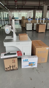 Buen precio 4,5 W 6,5 W Máquina de grabado de cristal Máquina de marcado láser UV Fibra 3D 2.5D Profundidad de piedra Equipo de fabricación de acrílico - Product Image 5