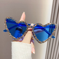 Lunettes de soleil d'amour couleur bonbon Lunettes sans cadre cœur de pêche européennes et américaines connectées pièces océaniques diamant cassé chanté
