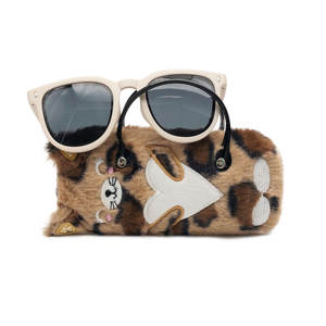 Venta al por mayor lindo niños fiesta <span class=keywords><strong>gafas</strong></span> <span class=keywords><strong>de</strong></span> <span class=keywords><strong>sol</strong></span> personalizado estampado <span class=keywords><strong>de</strong></span> leopardo terciopelo caso con asa portátil hierro <span class=keywords><strong>gafas</strong></span> <span class=keywords><strong>de</strong></span> <span class=keywords><strong>sol</strong></span> embalaje - Product Image 5