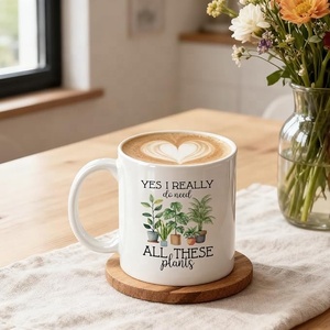 Mug à café <span class=keywords><strong>en</strong></span> céramique amusant pour les amoureux des plantes, 12 oz, avec la citation « Oui, j'ai <span class=keywords><strong>vraiment</strong></span> <span class=keywords><strong>besoin</strong></span> de toutes ces plantes » pour les jardiniers, les mamans et les papas plantes. - Product Image 3