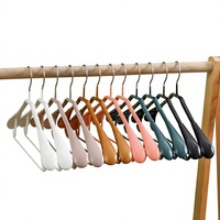 Multifunktionale PVC-beschichtete Kleiderbügel mit breiten Schultern, rutschfest, markierungsfrei, verdickte Wäscheständer, modern und minimalistisch