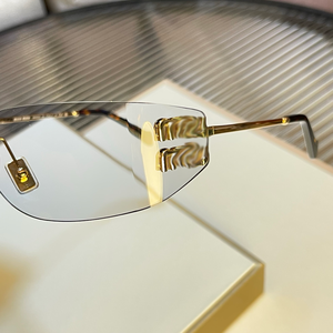 <span class=keywords><strong>Gafas</strong></span> <span class=keywords><strong>de</strong></span> <span class=keywords><strong>Sol</strong></span> MIU Style con Montura Grande Sin Aro, Degradado, <span class=keywords><strong>de</strong></span> Alta Gama, Cómodas, Ligeras, Duraderas, con Protección Ocular, a la Moda - Product Image 6