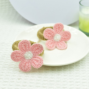 Anneau de serviette en tricot brodé style coréen, motif fleur à cinq pétales, faite main, petite marguerite, stock usine - Product Image 3