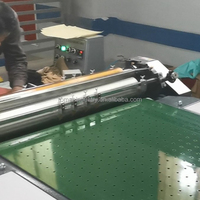 Machine semi-automatique de collage adhésif de boîte de papier thermofusible/colle froide pour la fabrication de boîte rigide de cadeau/chaussure/douce/téléphone/parfum