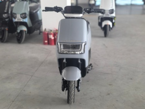 Motocicleta de Larga Duración 120KM, 2000W, 72V, Carga Rápida, EEC COC, para Viajes Largos - Product Image 2