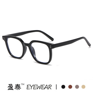 แว่นตาป้องกันแสงสีฟ้าทรงสี่เหลี่ยมกรอบเต็มยี่ห้อ Yingtai สำหรับทุกเพศ เลนส์ Plano เลนส์ PC สไตล์เรโทร - Product Image 2