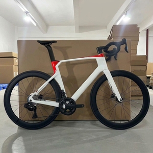 2026 新款热销碳纤维公路自行车 700c 赛车款，24 速，城市风格，带碟刹和前叉 - Product Image 6