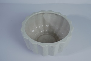 Stoneware <b>Ceramic</b> Japandi Eco-Friendly Tabletop <b>Vase</b> Matte White Scalloped Edge Minimalist Design 19cm X 13cm Exquisite Durable - Product Image 2