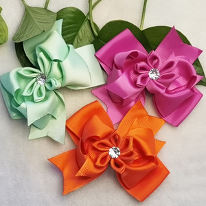 Flor de cinta de grogrén apilada de 4,5 pulgadas de Color liso hecho a medida con lazo de pelo de diamantes de imitación con pinza de cocodrilo para niñas estudiantes - Product Image 3