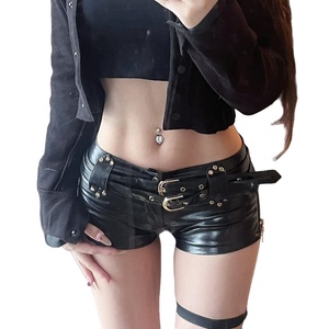 <span class=keywords><strong>Pantaloncini</strong></span> da <span class=keywords><strong>donna</strong></span> Sexy a vita bassa in finta pelle nera in pelle sintetica Y2K Club con cerniera aderente <span class=keywords><strong>pantaloncini</strong></span> Hot Pants lucidi - Product Image 1