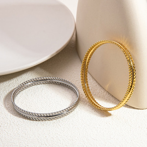 Brazalete de Acero de Titanio con Ribete de Encaje, Chapado en Oro de 18K, Joyería de Moda Unisex - Product Image 4