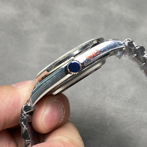 Reloj de pulsera clásico para hombre con calendario doble, bisel con diamantes de lujo y esfera negra - Product Image 6